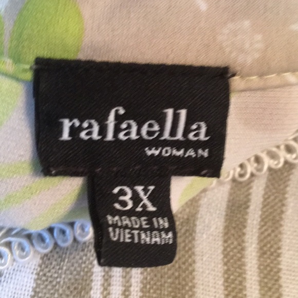 Green and beige flowered top - Picture 3 of 3